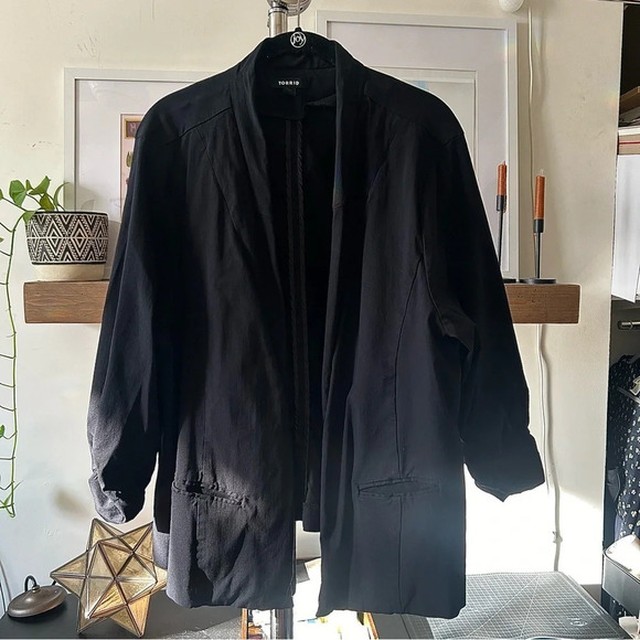 Torrid Deluxe Stretch Ruched Sleeved Blazer (Plus Size) - Picture 3 of 10